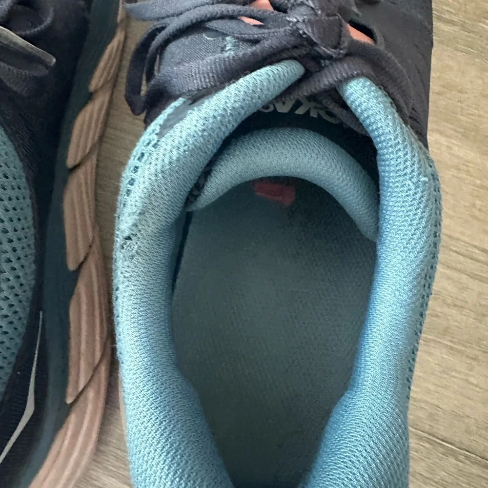 Hoka sneakers size 10.5 - Picture 8 of 10